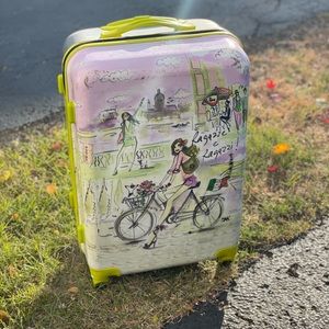 Stylish mid size luggage case, 4 wheelers